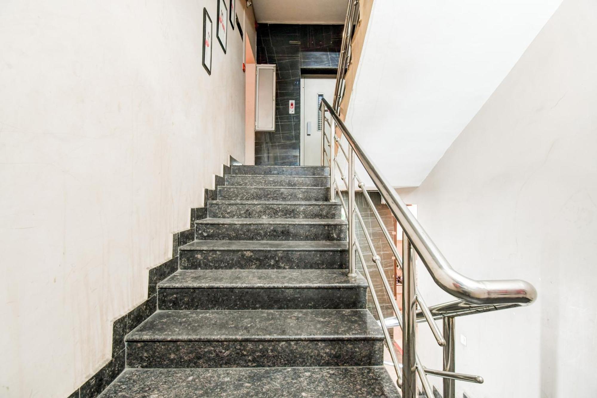 Super Hotel O Raipur City Center Formerly Hotel Edge Bagian luar foto